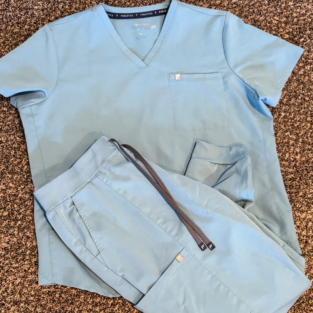 Fabletics scrub set xl